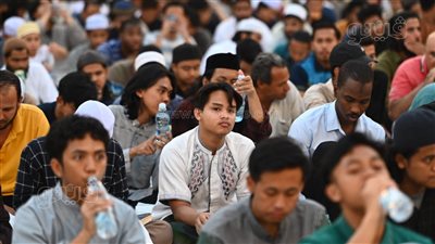 إفطار جماعي في الأزهر للطلاب الوافدين إحياء لذكرى عاشوراء (فيديو وصور)