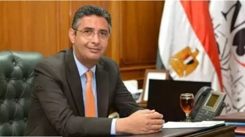 الدكتور شريف فاروق