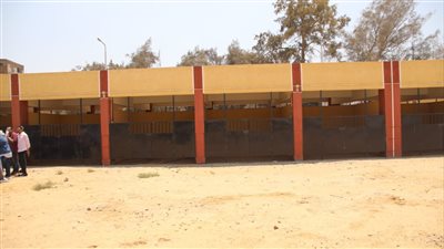 محافظ الجيزة: إنشاء اسطبلات حضارية جديدة بالأهرامات 