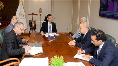 وزير التموين يبحث مع رؤساء الشركات التابعة موقف الأرصدة الاستراتيجية للسلع