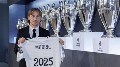 مودريتش على موعد مع التاريخ في السوبر الأوروبي