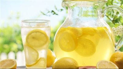 فوائد عصير الليمون، منعش في الصيف ويقوى المناعة 