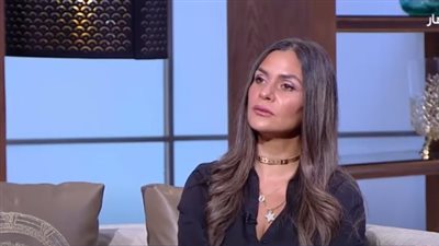 نادين تكشف قصة زيارتها للطبيب النفسي وأسباب اعتزالها التمثيل (فيديو)