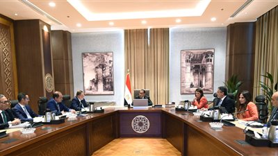 في أول اجتماع بعد التشكيل الوزاري.. مدبولي يكلف المجموعة الاقتصادية بوضع سيناريوهات استباقية للتعامل مع الأحداث العالمية.. خفض معدل التضخم وزيادة الاستثمارات أولوية 