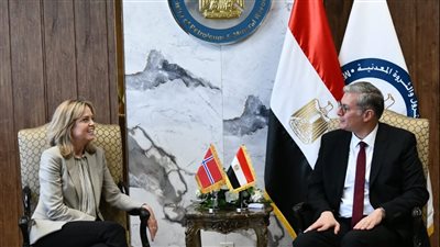 بدوي يبحث مع سفيرة النرويج بالقاهرة التعاون في مجالات الهيدروجين الأخضر والتحول الطاقى