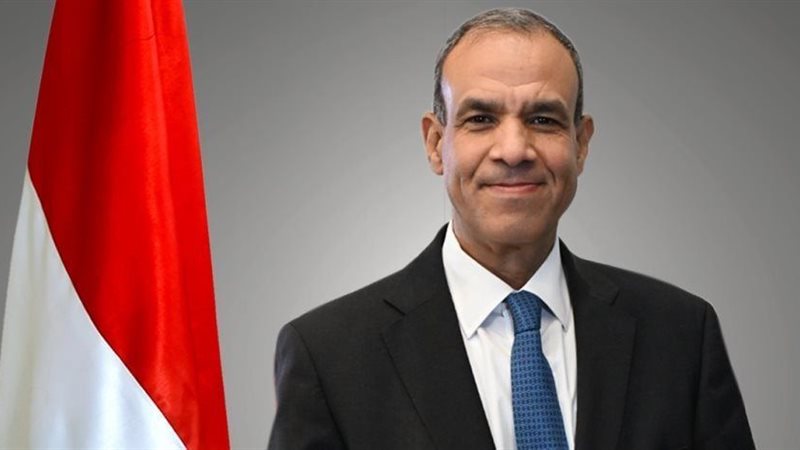 الدكتور بدر عبد العاطى،