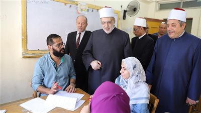 استمرار تصحيح امتحانات الثانوية الأزهرية.. تعليمات مشددة من الضويني لمراكز التصحيح.. وقطاع المعاهد: لن نسمح بأخطاء.. ومراعاة مصلحة الطلاب في المقام الأول 