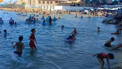 إقبال متوسط على شواطئ الإسكندرية 