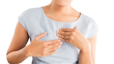  عندما يتشابه الخطر، كيف تفرق بين حرقة المعدة والنوبة القلبية؟