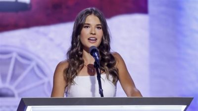 جدي حنين، حفيدة ترامب تخطف الأضواء فى أول ظهور (فيديو)