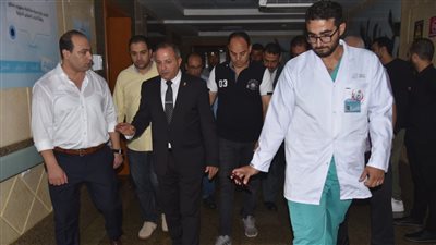 محافظ بورسعيد يتفقد مستشفى 30 يونيو بعد السيطرة على تسريب أسطوانة 
