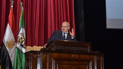 رئيس جامعة القاهرة: تعيين 22 قيادة للمراكز والأقسام والإدارات 