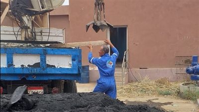رئيس مياه القناة: تطهير بيارات محطات الصرف الصحي من المخلفات الصلبة