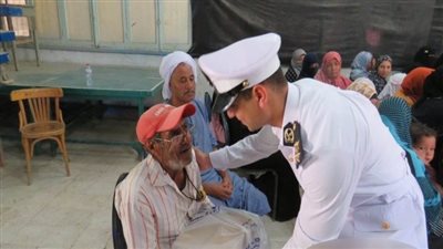 الداخلية توجه قوافل إنسانية وطبية للقرى والتجمعات السكانية بالسويس (صور)