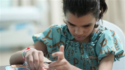 معلمة إماراتية تسعى لتكرار معجزة هيلين كيلر مع طفلة فلسطينية