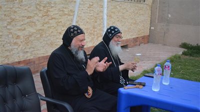 الأنبا مكاريوس ينظم لقاء لأرامل إيبارشية المنيا