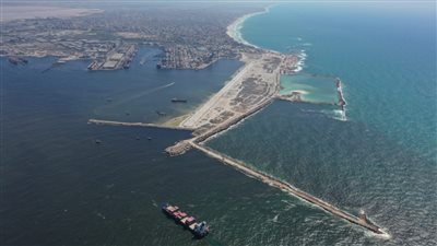 شاهد أعمال تنفيذ مشروع محطة الحاويات بميناء الدخيلة (صور)