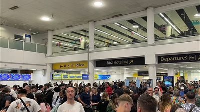  عطل مايكروسوفت، 20 صورة ترصد إصابة العالم بالشلل