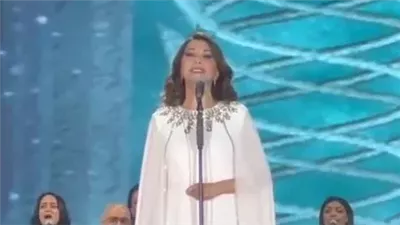 عم يسألوني عليك ، ماجدة الرومي تشعل سماء العلمين الجديدة بالأبيض (صور)