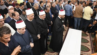 الأزهري يؤم صلاة الجنازة على وزير الأوقاف الأسبق بحضور قيادات الدولة (صور)