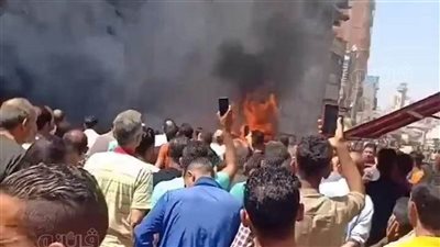 50 دقيقة لإخماد النيران، تفاصيل حريق كبير بمخزن مصنع للعوازل بالشرقية