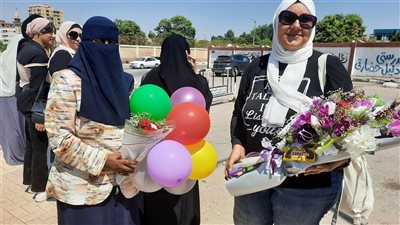 طلاب علمي رياضة يحتفلون بانتهاء الامتحانات في الإسماعيلية (بث مباشر) 