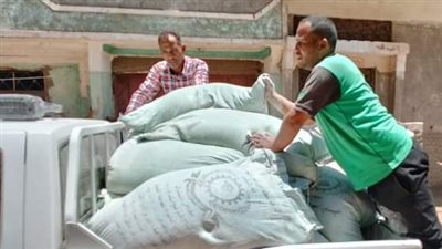 ضبط 22 شيكارة دقيق مدعم قبل بيعها بالسوق السوداء بالبداري في أسيوط