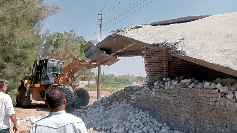 ازالة التعديات بالبحيرة