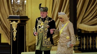 تعهد بالحكم بالعدل.. الملياردير إبراهيم إسكندر ملكًا جديدا لماليزيا