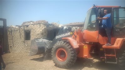 إزالة 11 حالة تعدٍّ بالقنطرة شرق في الإسماعيلية (صور) 