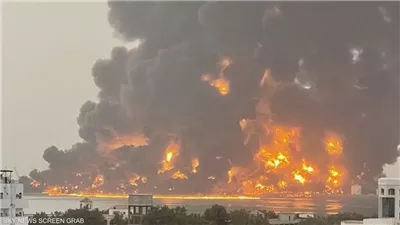 وسائل إعلام حوثية: قتيل و3 مفقودين في العدوان الصهيوني على ميناء رأس عيسى