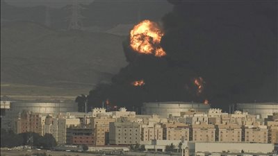 مسؤول إسرائيلي يعلق على استهداف طائرات الاحتلال منشآت باليمن