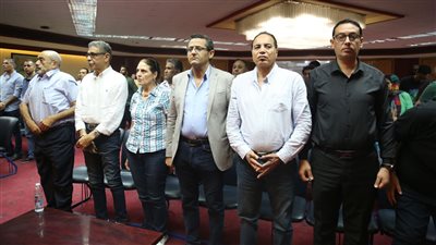 الصحفيون يقفون دقيقة تقديرا لصمود الشعب الفلسطيني 