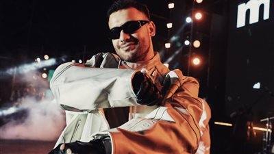 مسلم يطالب نقابة الموسيقيين بإغلاق أحد أماكن الحفلات في الساحل لهذا السبب