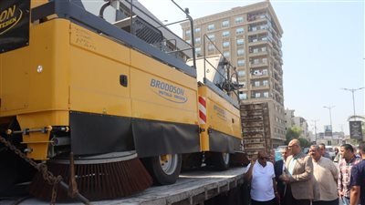 القليوبية تُعزز منظومة النظافة بمعدات جديدة في بنها وقليوب