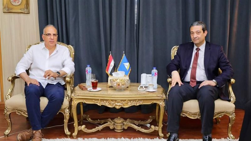 محافظ دمياط ووزير