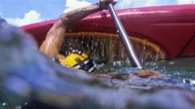 مصرع محمد عمرو مصطفى يثير غضب المصريين، والنشطاء يطالبون بمحاسبة المسئولين لإهمالهم 