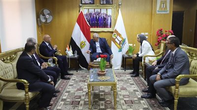 رحمي: نسعى لاستغلال الفرص الاستثمارية والنهوض بالصناعات الإنتاجية بالوادي الجديد 