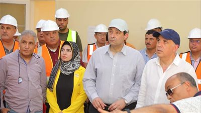 وزير الموارد المائية ومحافظ دمياط يتفقدان أعمال حماية الشواطئ برأس البر ( صور )