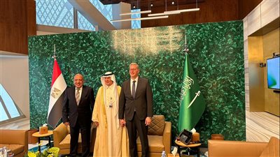 وزيرا البترول والكهرباء يبحثان مع وزير الطاقة السعودي سبل التعاون بين البلدين