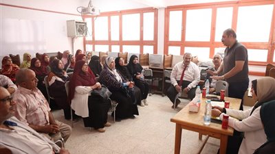 مدير الخارجة التعليمية يستقبل وفد الإدارة العامة للتعليم والتدريب المزدوج 