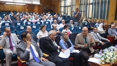 محافظ القليوبية: ربط القرى بشبكات الاتصالات وتحسين البنية التحتية