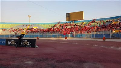 هتافات جماهير الأهلي للاعبي الفريق قبل مواجهة بيراميدز بالدوري (فيديو)