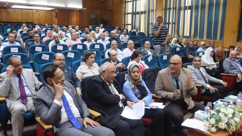 محافظ القليوبية خلال