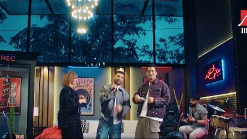 يسرا تغني برفقة عمرو