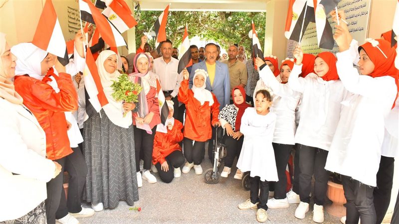 محافظ أسيوط في مركز