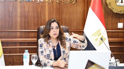 وزيرة التنمية المحلية تتابع مع 6 محافظين حالة الشواطئ