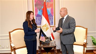 وزير النقل يناقش مع وفد فرنسي فرص التعاون المشترك