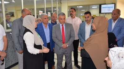 محافظ الإسماعيلية يتفقد سير العمل بالمراكز التكنولوجية (صور) 