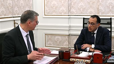 رئيس الوزراء يتابع توفير احتياجات ومتطلبات قطاع الكهرباء من المنتجات البترولية